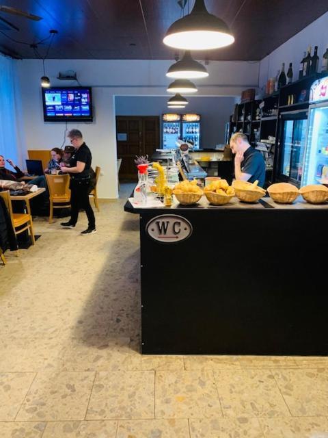 Pivovar Maly Janek - Restaurace, Penzion A Stany Jince Extérieur photo